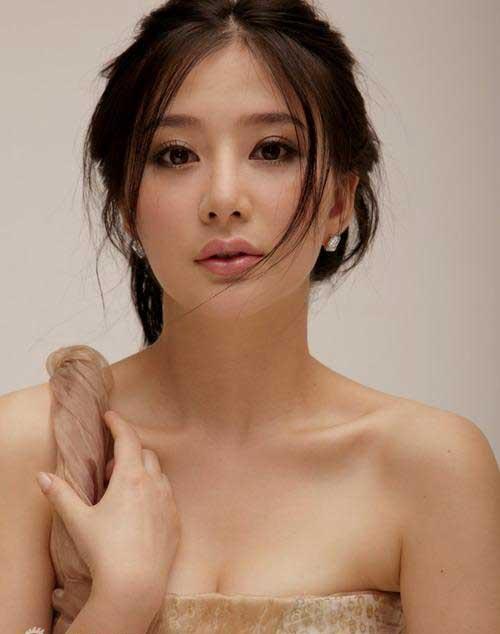 熊乃瑾坦然面对整容事实，自然美与自信的蜕变