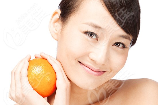 刘雨欣与整容，探索美的重新定义