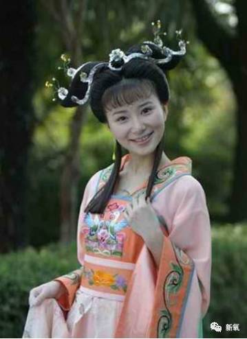 熊乃瑾整容前的故事，勇气与自我重塑的旅程