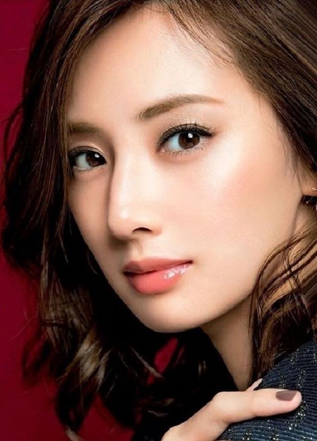 北川景子整容，探索与争议