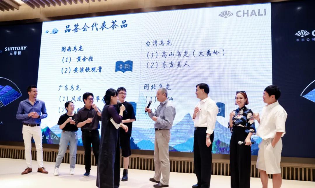三得利乌龙茶加咖啡，独特的融合之美