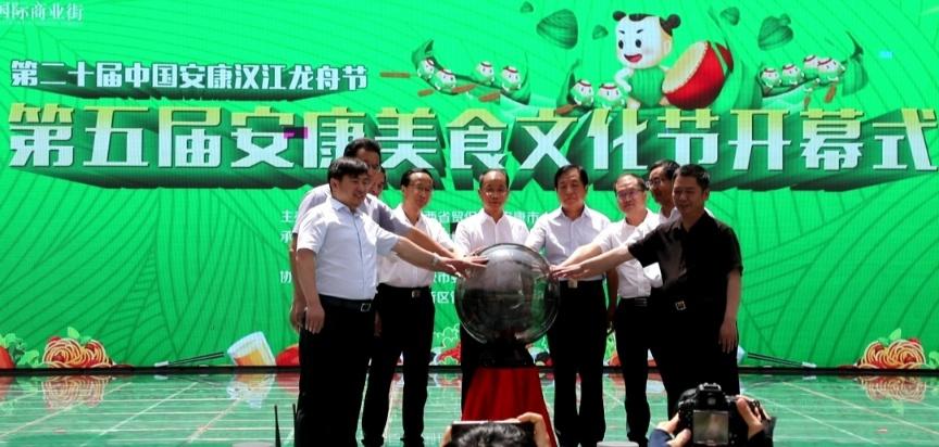 三点水加金加土，探寻自然与人文的交融之美