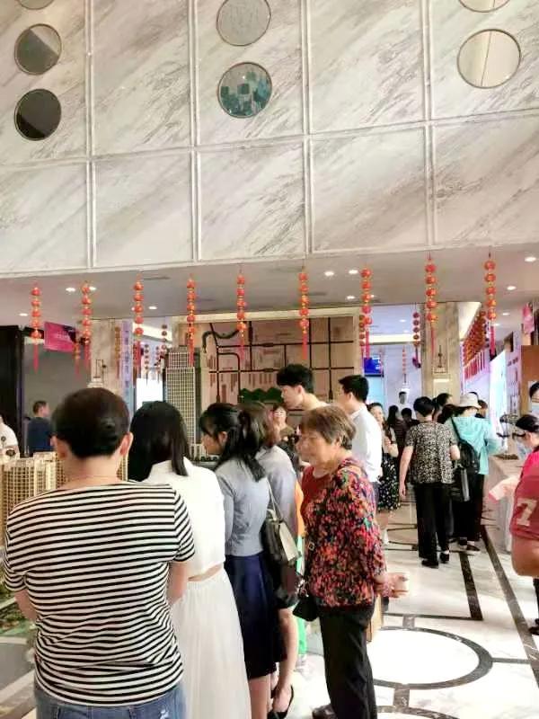 香港天天彩，历史、文化、经济与社会发展的交织画卷
