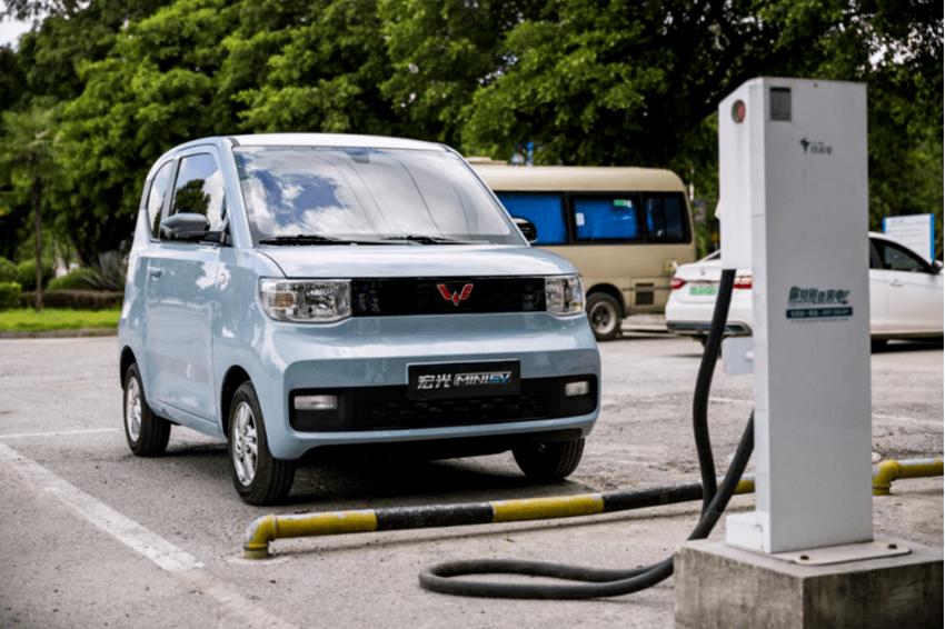 五菱宏光迷你MINI版电动车，微型电动车的新标杆